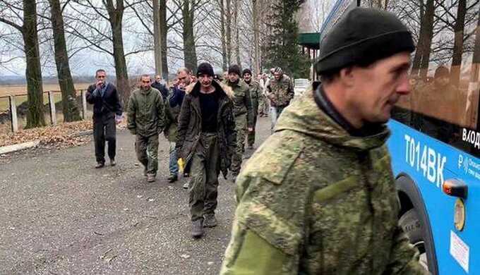 Четырёх российских военных, вернувшихся из украинского плена, осудили за отказ немедленно вернуться на фронт