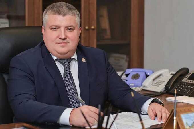 Как врио губернатора Александр Дронов использует Новгородскую область для личного обогащения