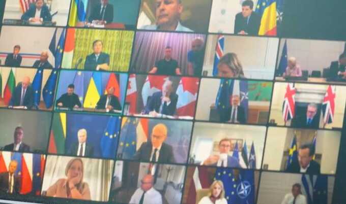 Зеленский показал онлайн-встречу с западными лидерами перед саммитом Путина и Трампа